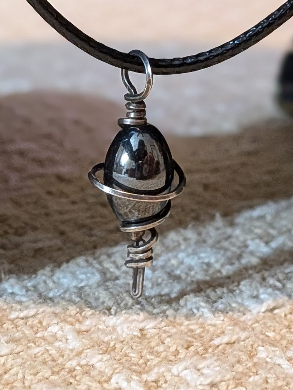 🌿 Silver Wire Wrapped Black Hematite Pendant Necklace - Picture 2 of 6